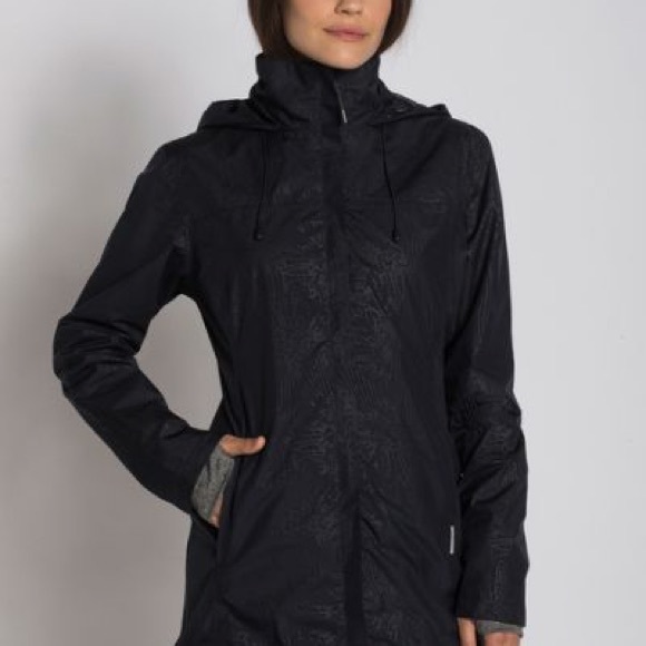 fitted raincoat with hood